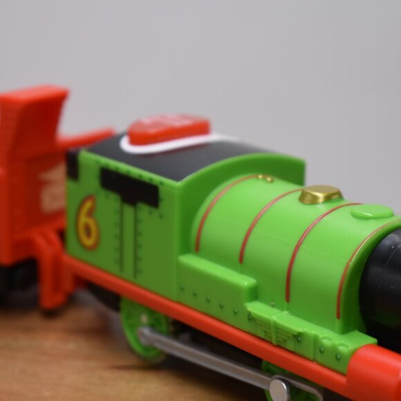 Talking & Light up Percy & Mail Cargo Car Motorized Trackmaster Train Thomas - Picture 6 of 7